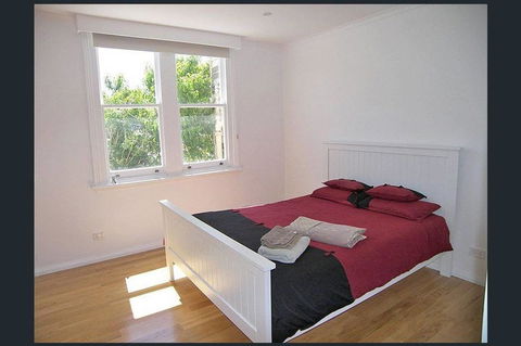 Hobart Colonial Apartment - Accommodation in Surfers Paradise 12