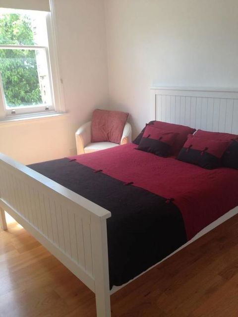 Hobart Colonial Apartment - Accommodation in Surfers Paradise 13