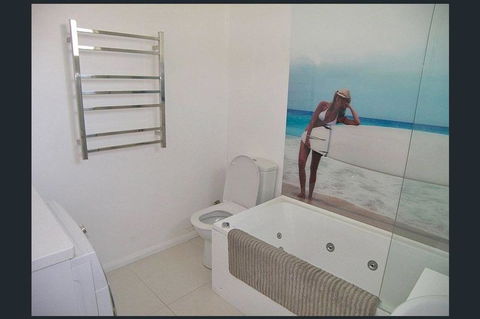 Hobart Colonial Apartment - Accommodation in Surfers Paradise 8