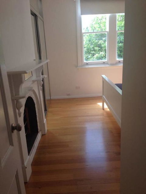 Hobart Colonial Apartment - Accommodation in Surfers Paradise 11