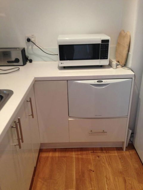 Hobart Colonial Apartment - Accommodation in Surfers Paradise 3