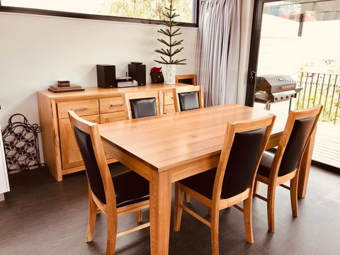 Omaroo House - Panoramic Water Views - Accommodation in Surfers Paradise 20