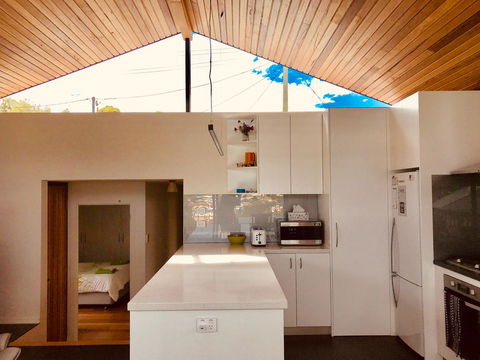 Omaroo House - Panoramic Water Views - Accommodation in Surfers Paradise 16