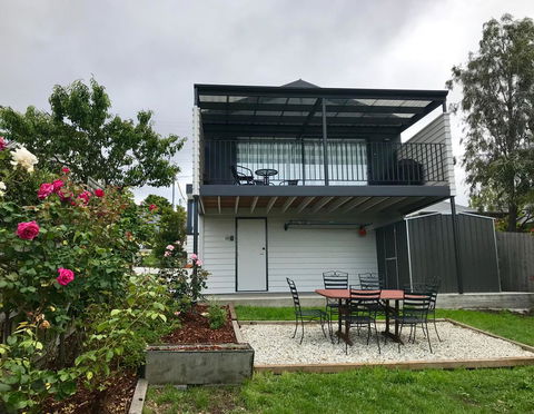 Omaroo House - Panoramic Water Views - Accommodation in Surfers Paradise 32