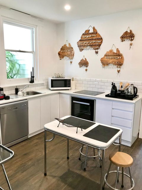Devine Stays - Rupert #1 NOHO Art Apartment - Accommodation in Surfers Paradise 8