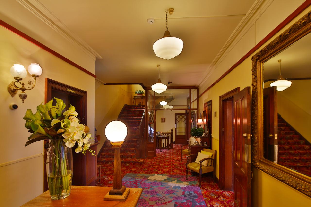 Unknown ACT Accommodation in Surfers Paradise