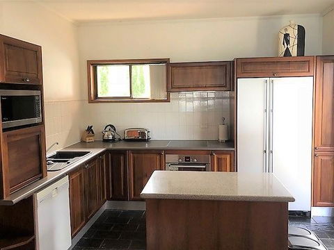 My Hobart Stay - Holiday Rentals - Accommodation in Surfers Paradise 12
