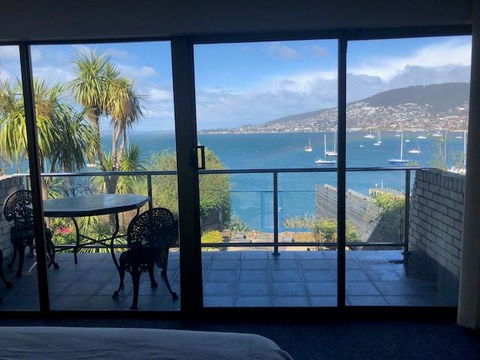 My Hobart Stay - Holiday Rentals - Accommodation in Surfers Paradise 8