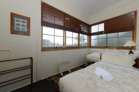 Edinburgh Gallery Bed & Breakfast - Accommodation in Surfers Paradise 35