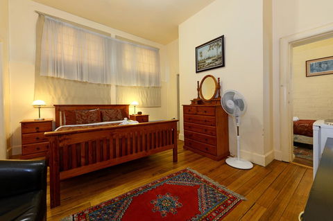Edinburgh Gallery Bed & Breakfast - Accommodation in Surfers Paradise 14