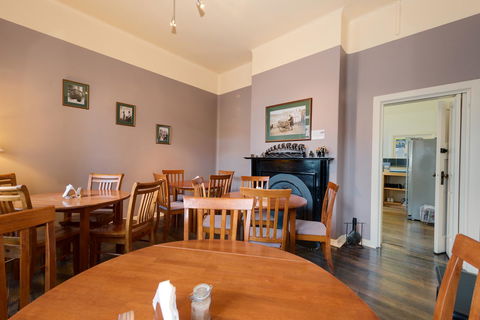 Edinburgh Gallery Bed & Breakfast - Accommodation in Surfers Paradise 6