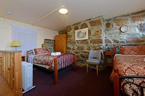 Edinburgh Gallery Bed & Breakfast - Accommodation in Surfers Paradise 10