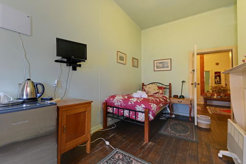 Edinburgh Gallery Bed & Breakfast - Accommodation in Surfers Paradise 27