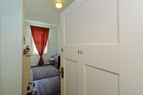 Edinburgh Gallery Bed & Breakfast - Accommodation in Surfers Paradise 26