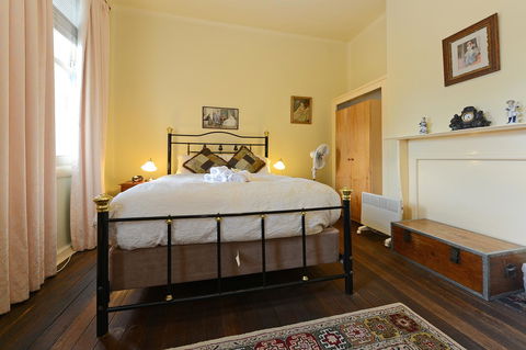 Edinburgh Gallery Bed & Breakfast - Accommodation in Surfers Paradise 24