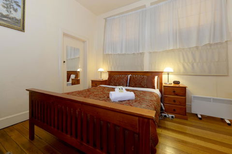Edinburgh Gallery Bed & Breakfast - Accommodation in Surfers Paradise 11
