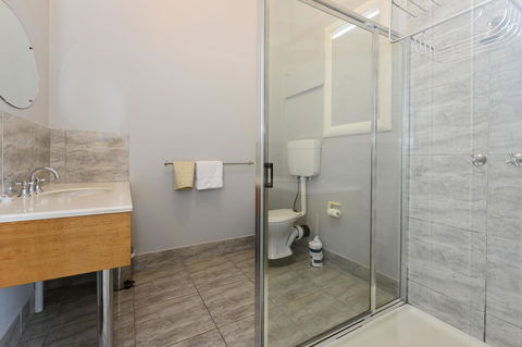Edinburgh Gallery Bed & Breakfast - Accommodation in Surfers Paradise 12