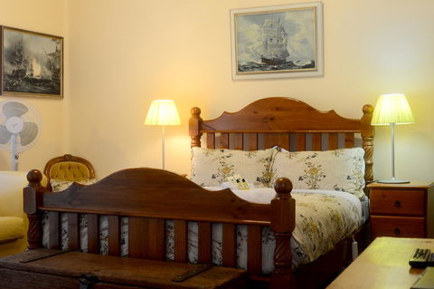 Edinburgh Gallery Bed & Breakfast - Accommodation in Surfers Paradise 43