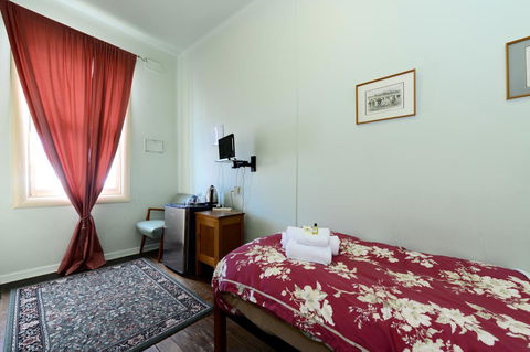 Edinburgh Gallery Bed & Breakfast - Accommodation in Surfers Paradise 29