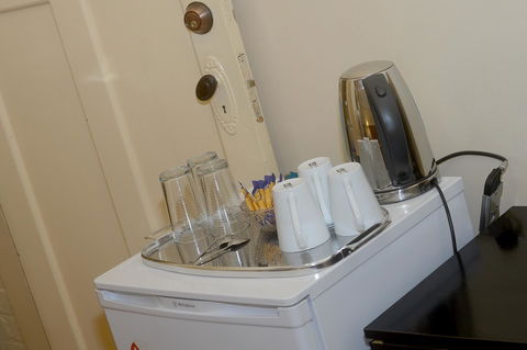 Edinburgh Gallery Bed & Breakfast - Accommodation in Surfers Paradise 17