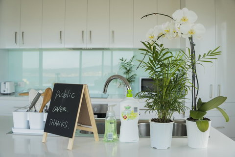 Amazing Sea Views Luxury Guest House - Accommodation in Surfers Paradise 5