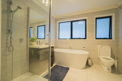 Amazing Sea Views Luxury Guest House - Accommodation in Surfers Paradise 3