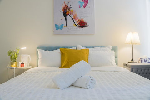 Amazing Sea Views Luxury Guest House - Accommodation in Surfers Paradise 2