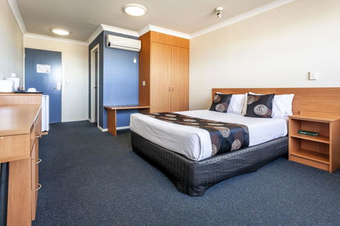 Black Buffalo - Accommodation in Surfers Paradise 9