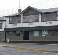 Bridge Hotel - Accommodation in Surfers Paradise