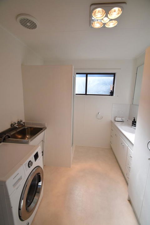 Waders - Accommodation in Surfers Paradise 15