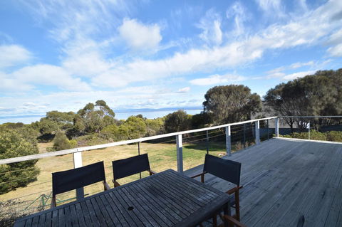 Waders - Accommodation in Surfers Paradise 0