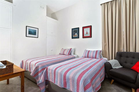 WEST NEST | Classic 3BR Hobart Terrace BEST Location, View, Close To City - Accommodation in Surfers Paradise 12