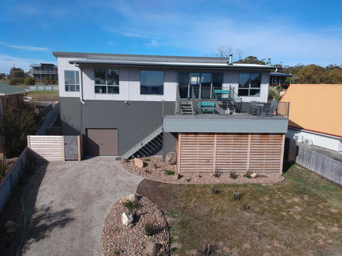 GRANITE BEACH HOUSE @ Bay Of Fires - Accommodation in Surfers Paradise 1