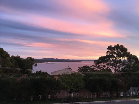 GRANITE BEACH HOUSE @ Bay Of Fires - Accommodation in Surfers Paradise 0