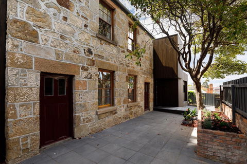 Blue Magnolia - Accommodation in Surfers Paradise 2