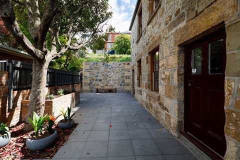 Blue Magnolia - Accommodation in Surfers Paradise 3