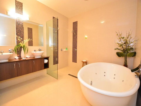 Mornington Hotel - Accommodation in Surfers Paradise 25