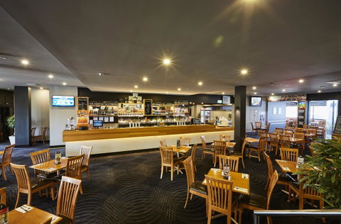 Mornington Hotel - Accommodation in Surfers Paradise 10