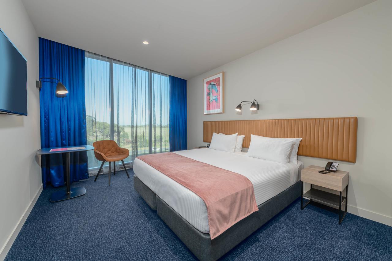 Epping VIC Accommodation in Surfers Paradise
