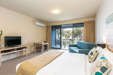Lorne Surf Apartments - Accommodation in Surfers Paradise 26