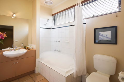 Lorne Surf Apartments - Accommodation in Surfers Paradise 33