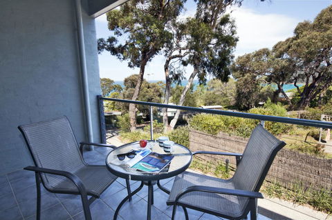 Lorne Surf Apartments - Accommodation in Surfers Paradise 2