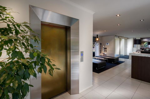 BEST WESTERN PLUS Travel Inn - Accommodation in Surfers Paradise 22