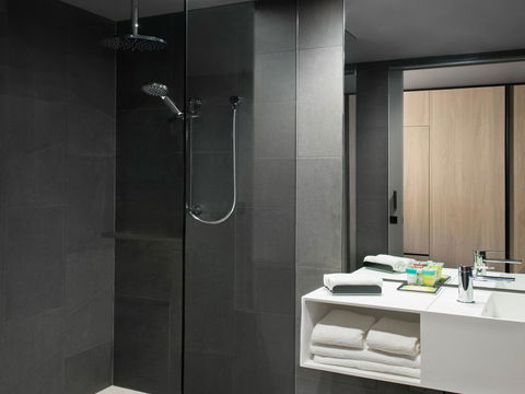 Vibe Hotel Melbourne Docklands - Accommodation in Surfers Paradise 16