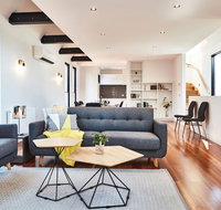 Richmond  3 Level Architecturally Designed Richmond House - Accommodation in Surfers Paradise