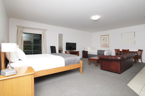 Quality Inn & Suites The Menzies - Accommodation in Surfers Paradise 10