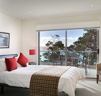 Waves Apartments - Accommodation in Surfers Paradise