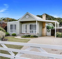 Cute Cottage on Cain - beach at end of street - Accommodation in Surfers Paradise