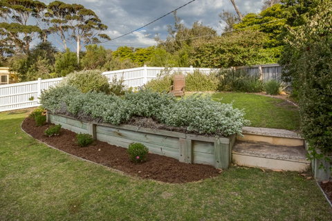 Cute Cottage On Cain - Beach At End Of Street - Accommodation in Surfers Paradise 18