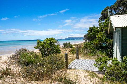 Cute Cottage On Cain - Beach At End Of Street - Accommodation in Surfers Paradise 20